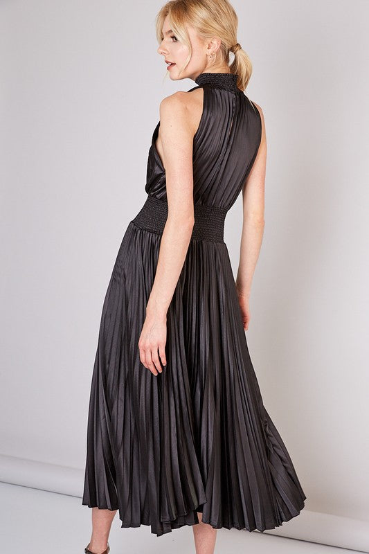 Sexy Black Pleated Halter Dress 7-9 Sexy Black Pleated Halter Dress 7-9